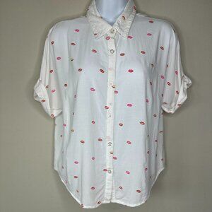 Japna Womens Kiss Lip Print White Button Down Blouse Size Medium Cuff Sleeves